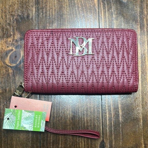 Badgley Mischka Red Wallet Chic and Functional - Picture 1 of 3